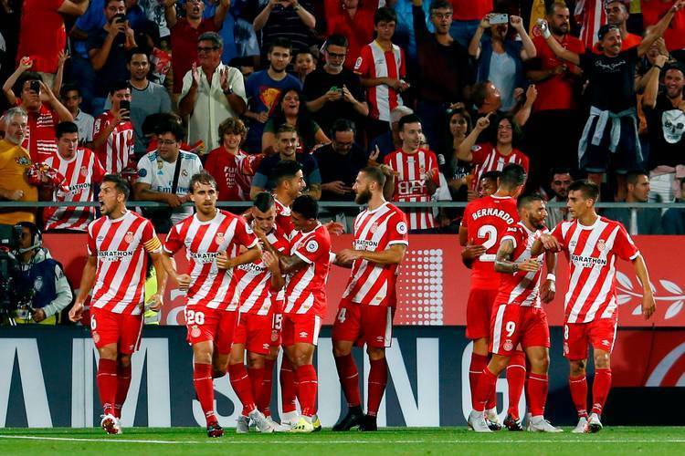 纽卡斯尔联主场迎战毕尔巴鄂竞技，凭借攻防统治力和主场优势力争欧冠晋级。